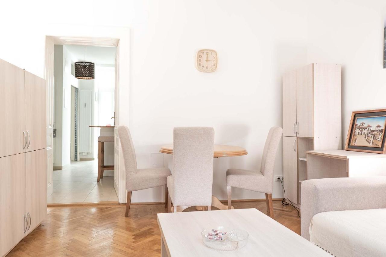 2 Rooms & Balcony - Top Location! Wien Exteriör bild